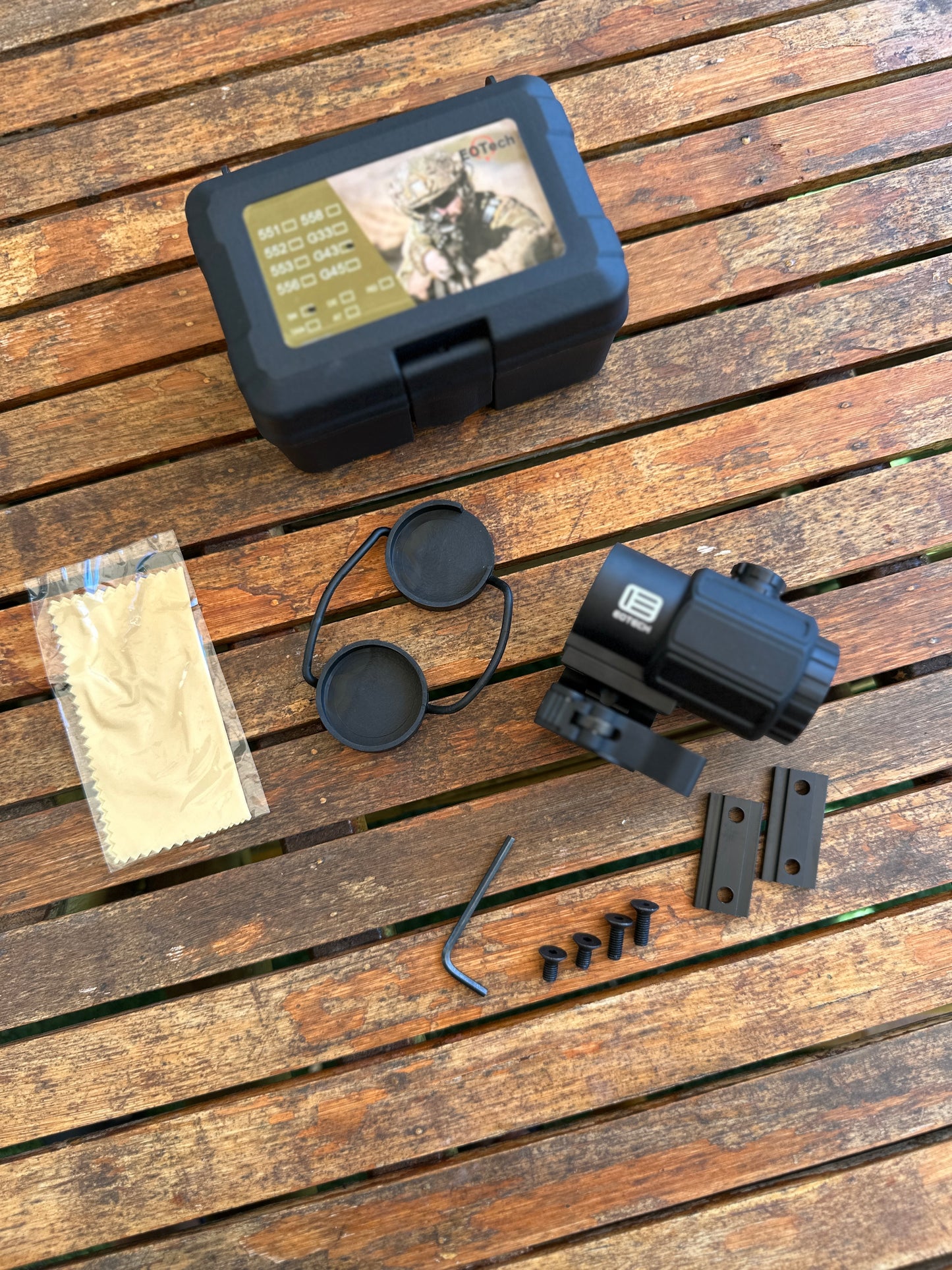 משלש עתק של EOTECH