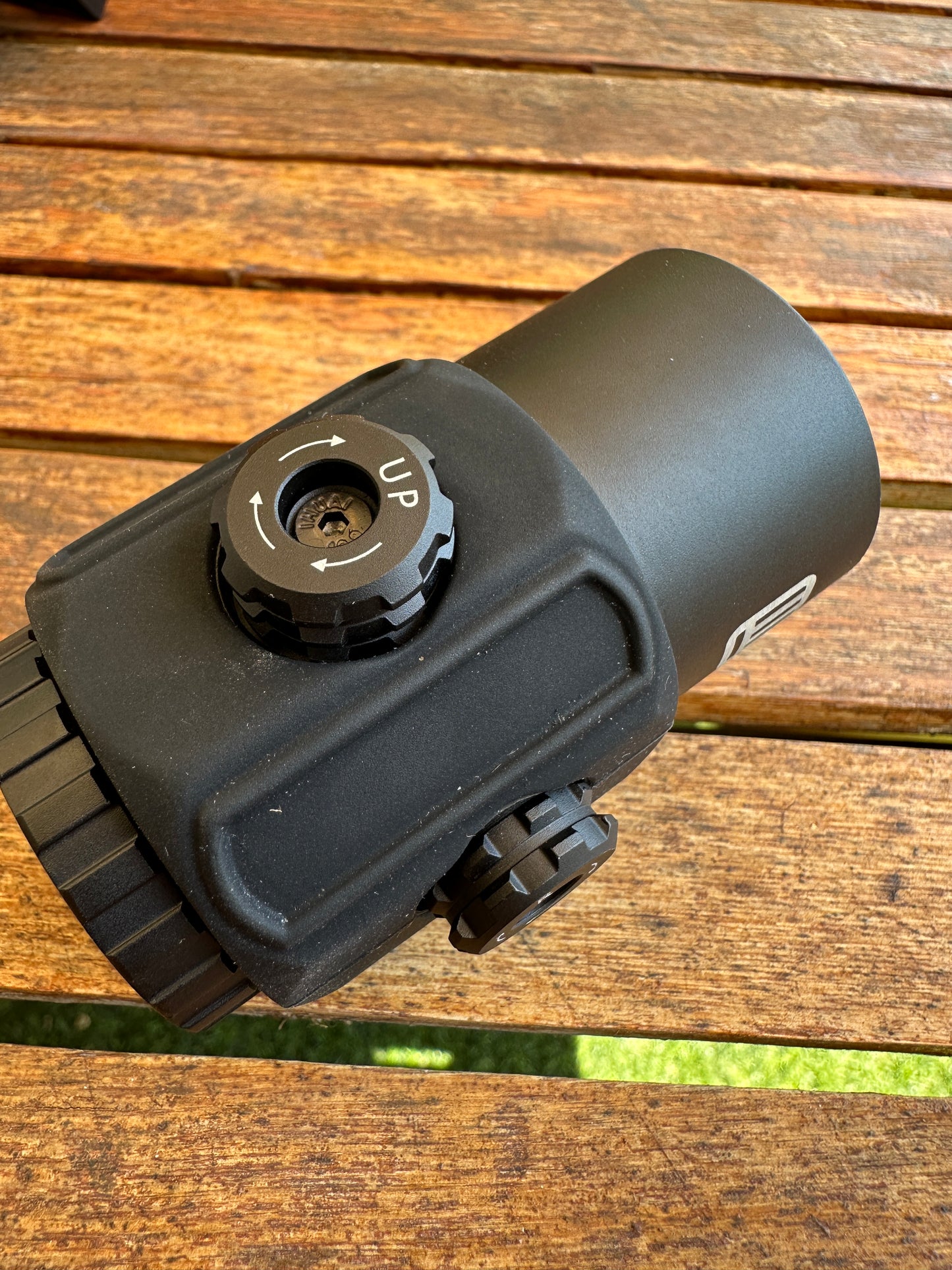 משלש של חברת EOTECH G43