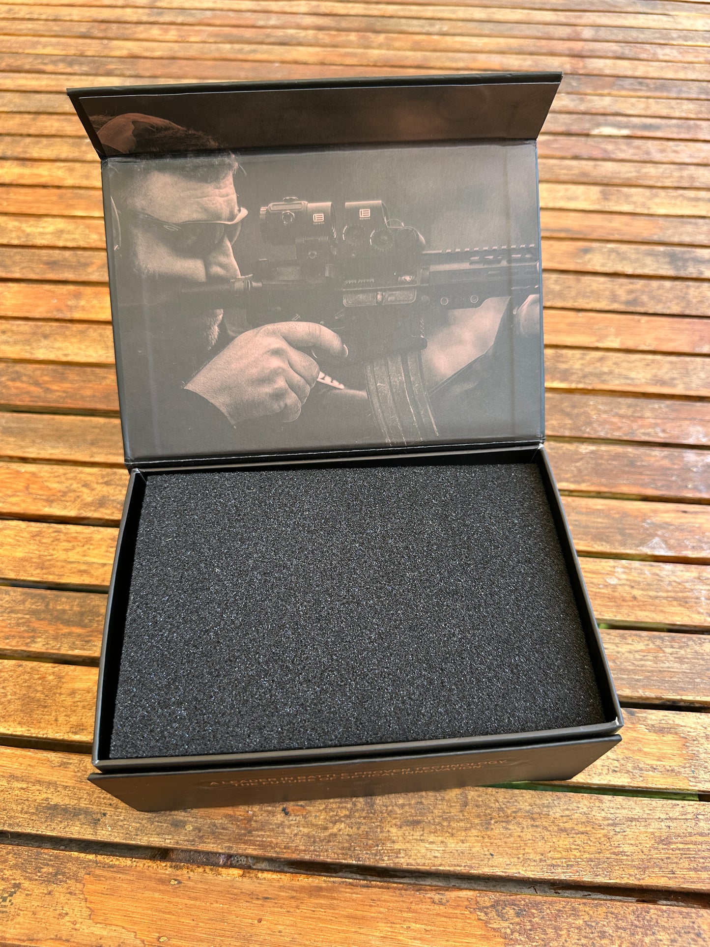 משלש של חברת EOTECH G43