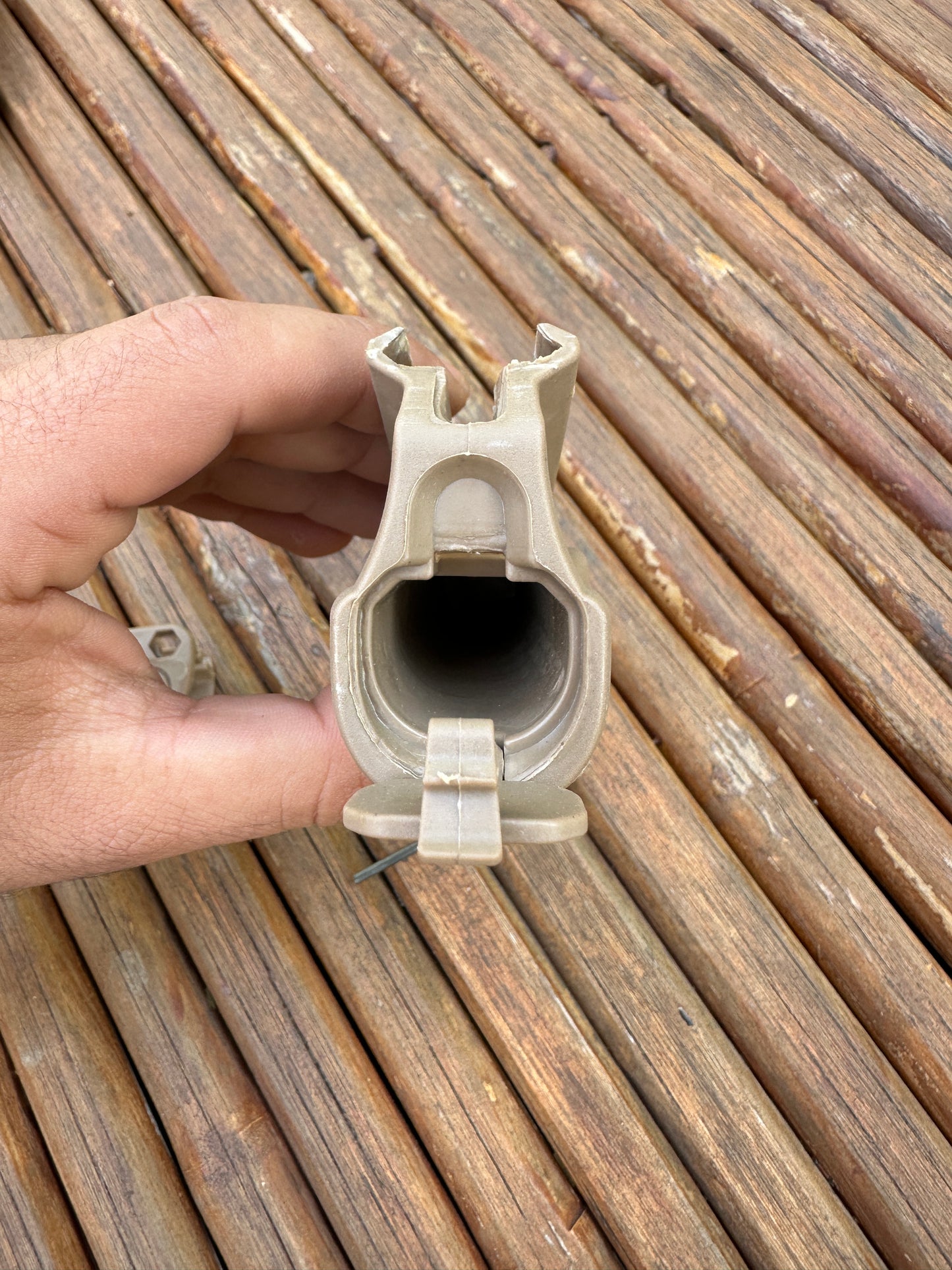 ידית אחיזה משולשת כולל תמיכה באגודל