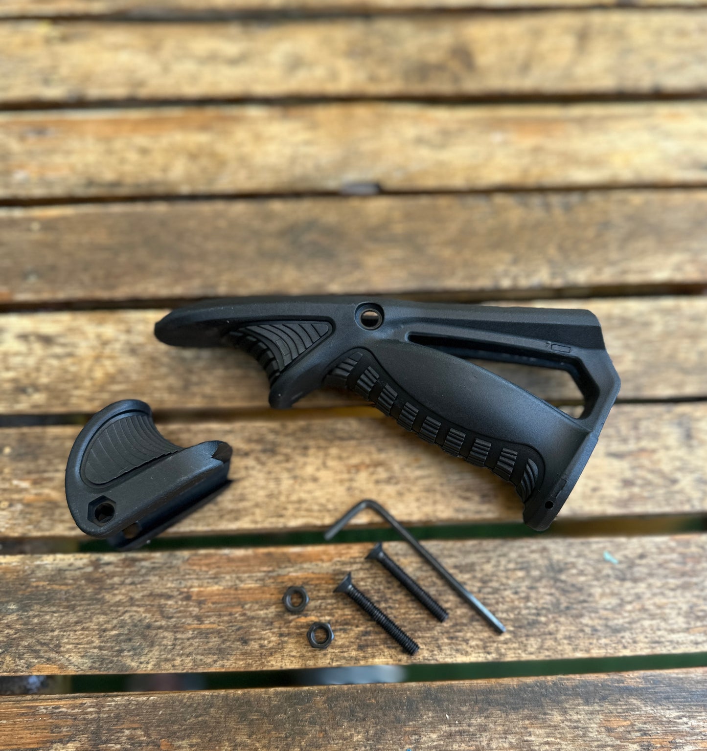 ידית אחיזה משולשת כולל תמיכה באגודל